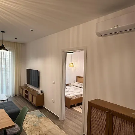 Palm Paradise * Golem (Tirana)