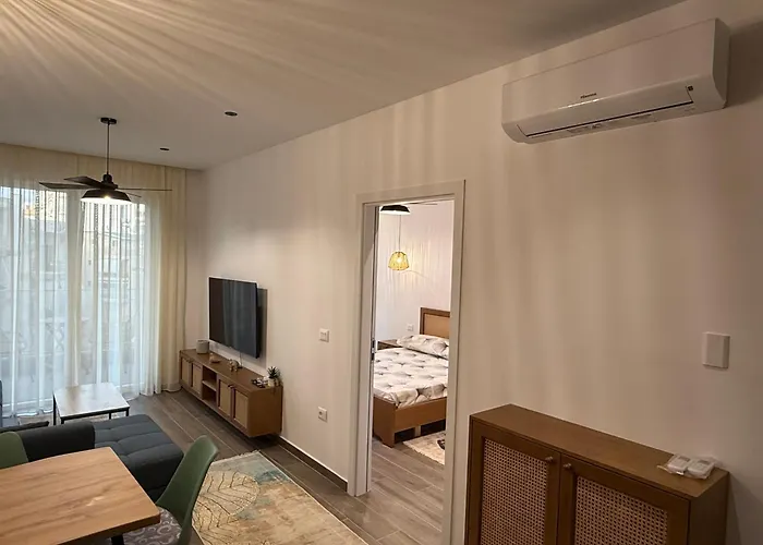 Palm Paradise * Golem (Tirana)