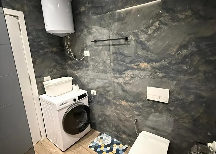 Palm Paradise * Golem (Tirana)